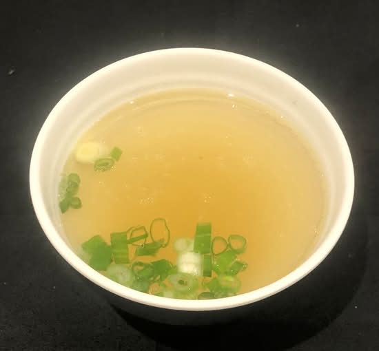 S25 Soupe au poulet (SOUP SEULEMENT）清汤一碗